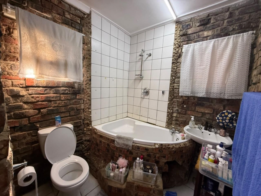 5 Bedroom Property for Sale in Bloemdal Free State